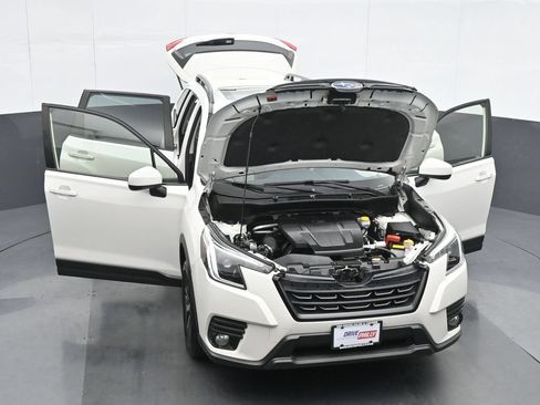 Used 2023 Subaru Forester Premium AWD/4WD image 35