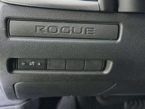 Used 2021 Nissan Rogue S FWD image 13