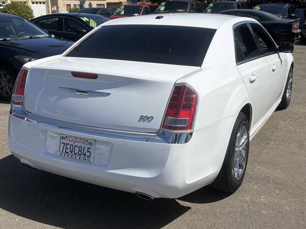 Used 2014 Chrysler 300 RWD image 5