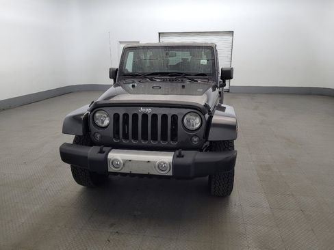 Used 2014 Jeep Wrangler Unlimited Sahara w/ Dual Top Group AWD/4WD image 15