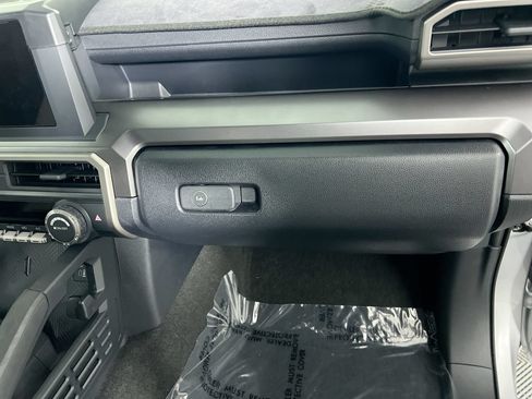 Used 2026 Toyota 4Runner SR5 RWD image 31