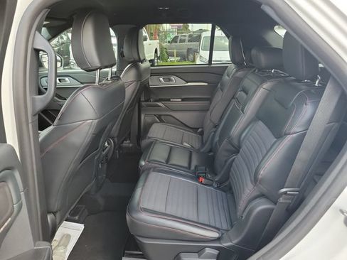 Certified 2025 Ford Explorer ST-Line RWD image 9