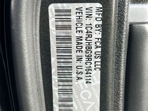 Used 2024 Jeep Grand Cherokee Limited image 36