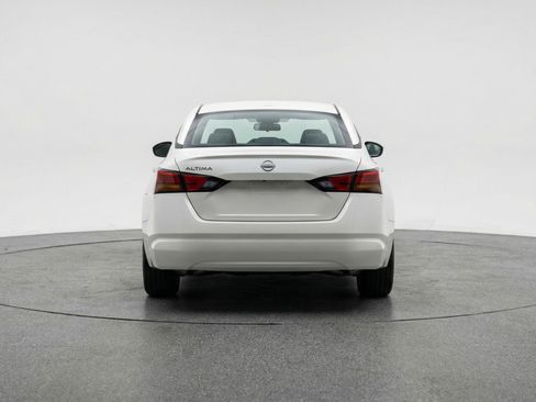 Used 2025 Nissan Altima 2.5 SV image 7