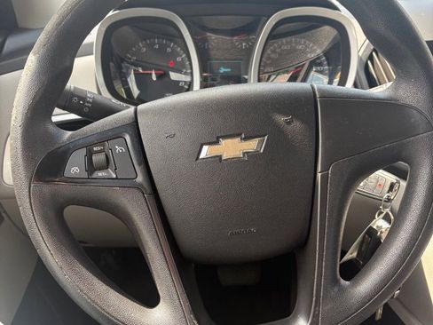 Used 2010 Chevrolet Equinox LS FWD image 16