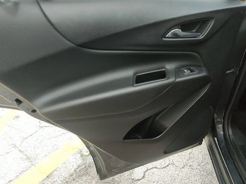 Used 2020 Chevrolet Equinox LT image 38