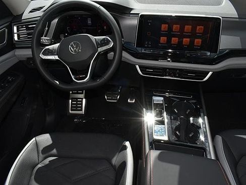 New 2026 Volkswagen Atlas Peak Edition AWD/4WD image 10