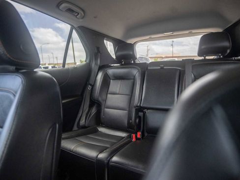 Used 2024 Chevrolet Equinox Premier FWD image 12