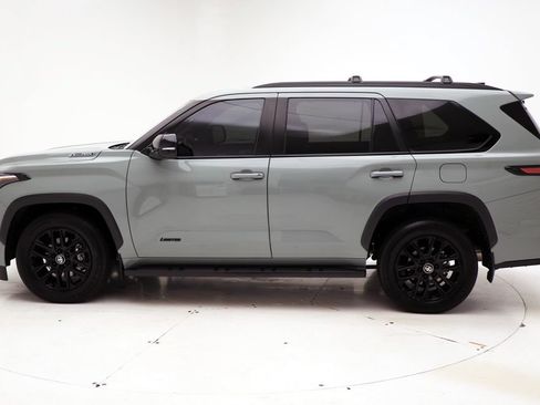 Used 2025 Toyota Sequoia Limited AWD/4WD image 6