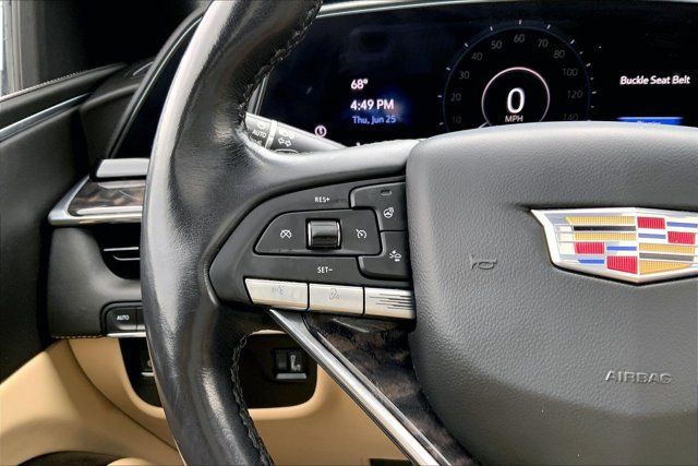 Used 2021 Cadillac Escalade Premium Luxury AWD/4WD image 18