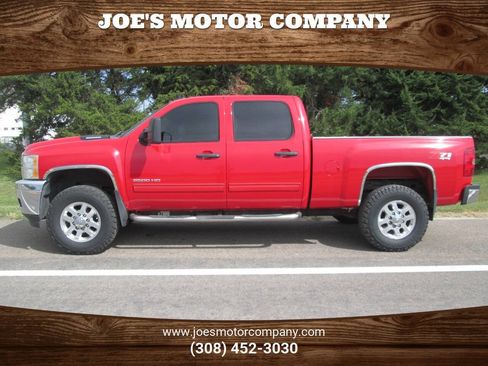 Used 2011 Chevrolet Silverado 2500 LT w/ Interior Plus Package AWD/4WD image 1