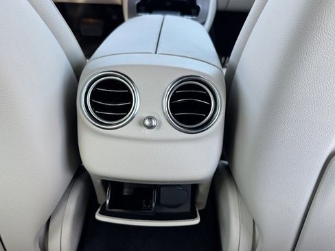 Used 2022 Mercedes-Benz E 350 Sedan image 9