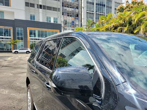 Used 2025 GMC Yukon Denali image 10