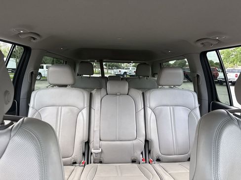 Used 2024 Jeep Wagoneer Series II w/ Flexible Seating Group RWD image 28