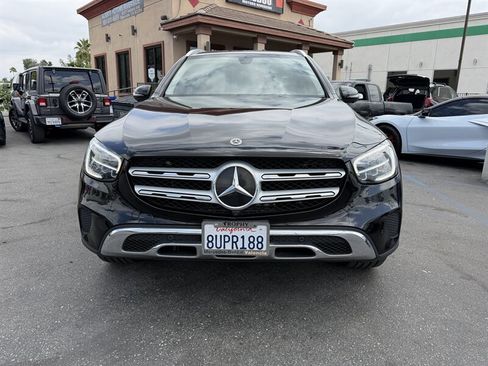 Used 2021 Mercedes-Benz GLC 300 4MATIC w/ Premium Package image 2
