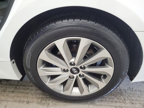 Used 2017 Hyundai Sonata Sport w/ Value Edition Package 02 image 31
