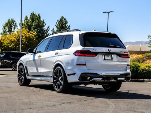 Used 2026 BMW X7 xDrive40i w/ Executive Package image 3