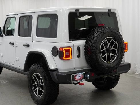New 2026 Jeep Wrangler Unlimited Rubicon AWD/4WD image 12