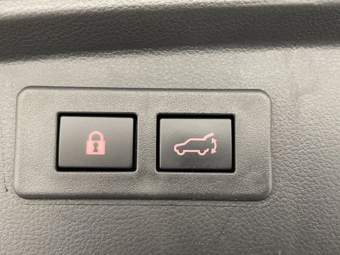 Used 2024 Subaru Outback Premium image 33