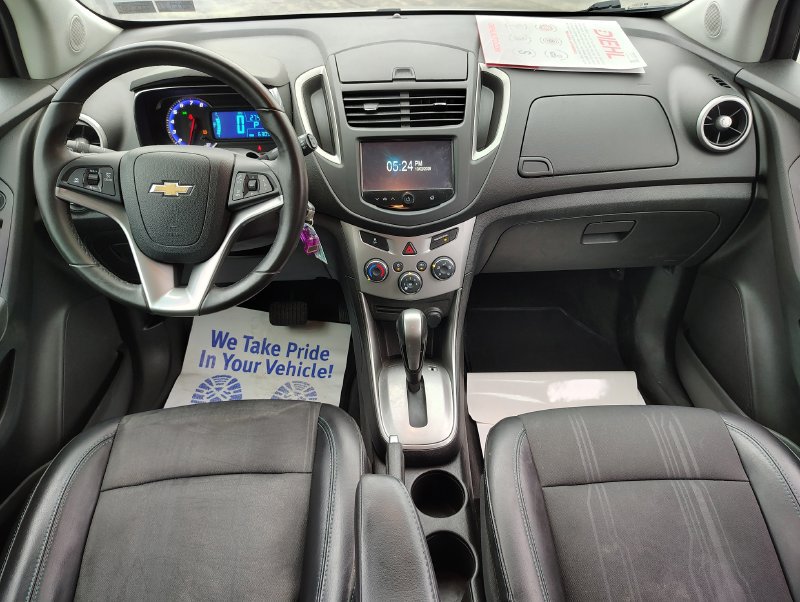 Used 2016 Chevrolet Trax LT w/ LT Convenience Package AWD/4WD image 22