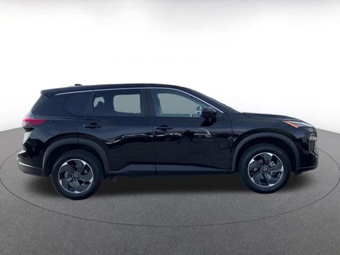 Used 2025 Nissan Rogue SV AWD/4WD image 16