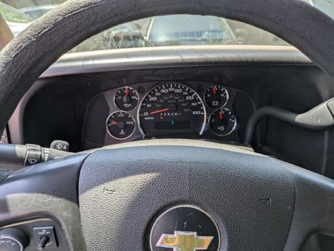 Used 2012 Chevrolet Express 2500 image 10