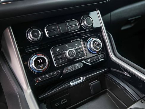 Used 2023 GMC Yukon Denali image 20