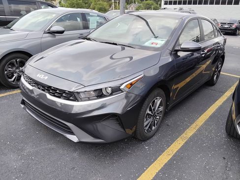 Used 2023 Kia Forte LXS w/ LXS Technology Package FWD image 12