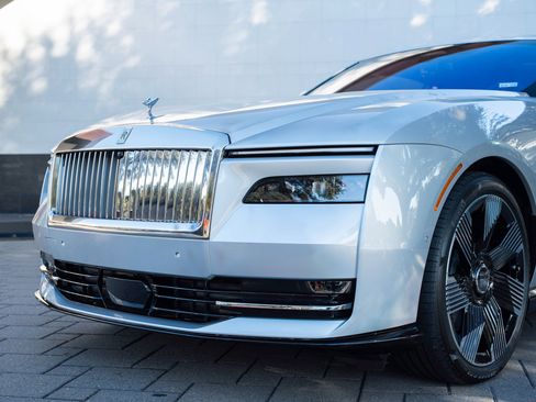 Used 2024 Rolls-Royce Spectre w/ Spectre Launch Package AWD/4WD image 8