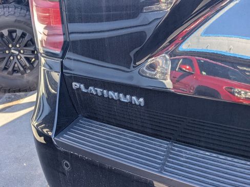 Used 2019 Ford Expedition Platinum image 5