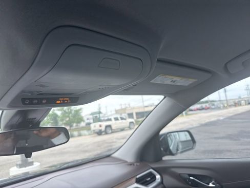 Used 2023 GMC Acadia SLE AWD/4WD image 17