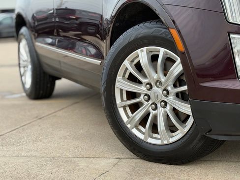 Used 2017 Cadillac XT5 Base image 8