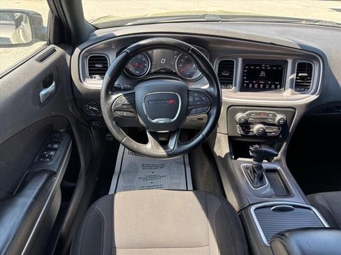 Used 2022 Dodge Charger SXT RWD image 3