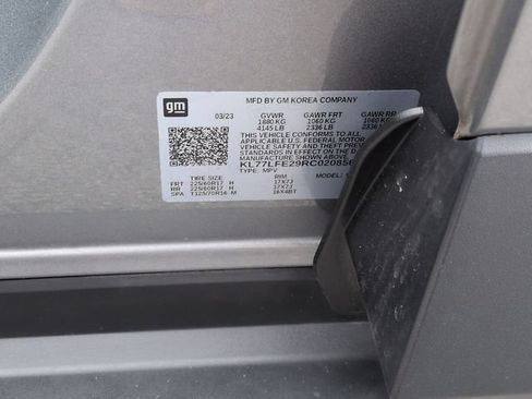 Used 2024 Chevrolet Trax LS FWD image 36