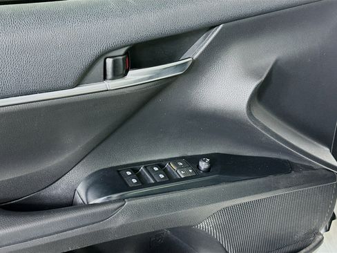 Used 2020 Toyota Camry SE image 15