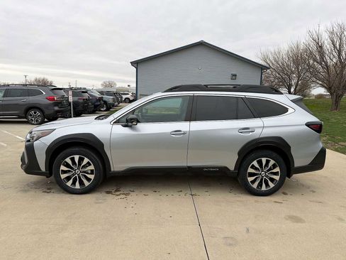 Certified 2023 Subaru Outback Limited AWD/4WD image 3