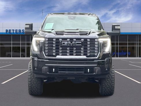 Used 2024 GMC Sierra 3500 Denali Ultimate AWD/4WD image 9