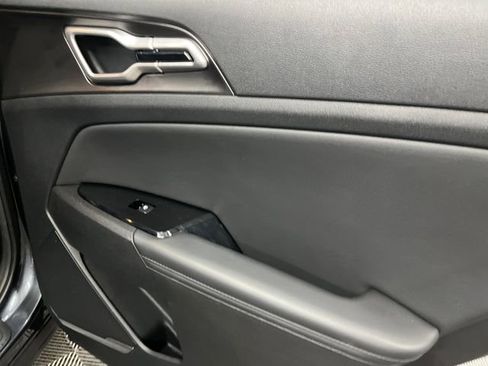 Used 2023 Kia Sportage EX image 28