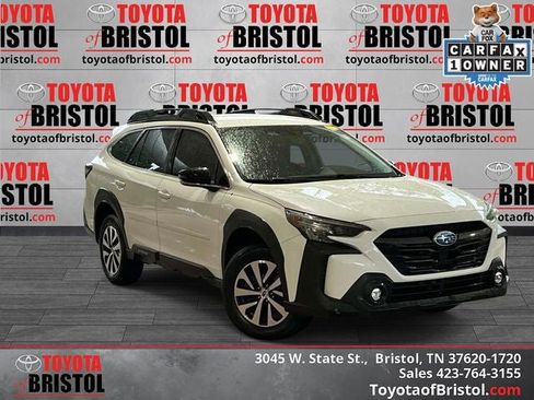 Used 2025 Subaru Outback Premium AWD/4WD image 1