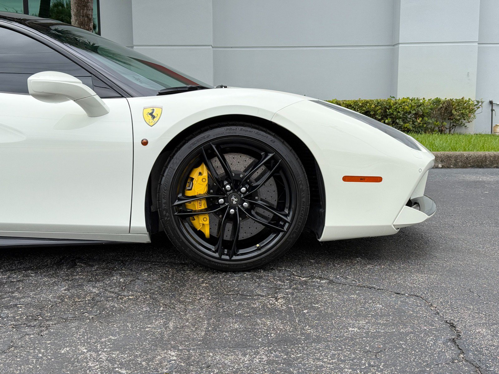 Used 2016 Ferrari 488 GTB RWD image 5