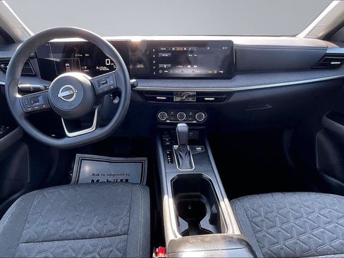 Certified 2025 Nissan Kicks SV FWD image 17