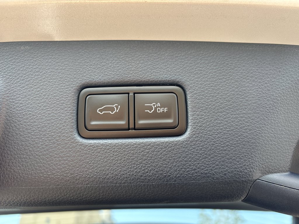 Used 2026 Kia Carnival EX FWD image 20