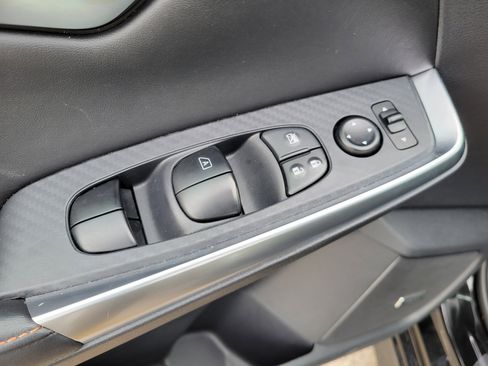 Used 2023 Nissan Sentra SR w/ SR Premium Package image 19