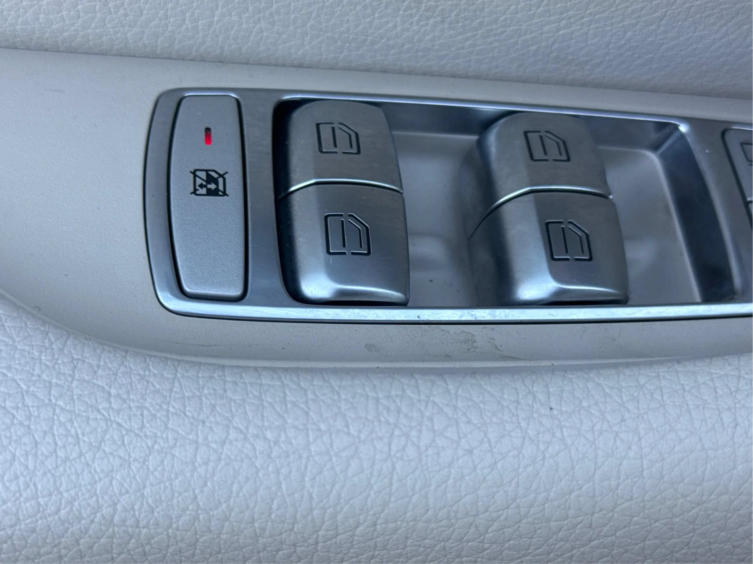 Used 2019 Mercedes-Benz E 450 4MATIC Wagon image 43