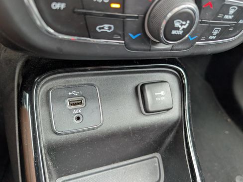 Used 2019 Jeep Compass Limited FWD image 15