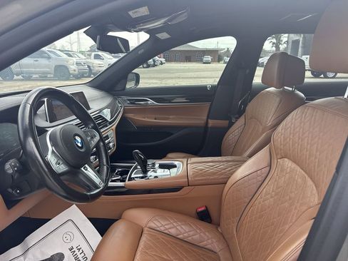 Used 2020 BMW 740i w/ Luxury Rear Seating Package image 13