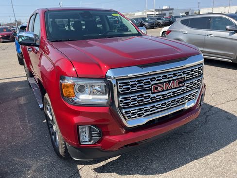 Used 2022 GMC Canyon Denali image 19