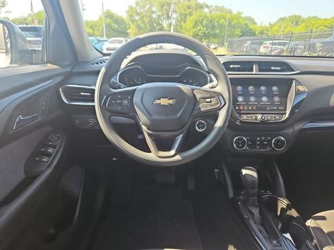 Used 2023 Chevrolet TrailBlazer LT w/ Convenience Package FWD image 14
