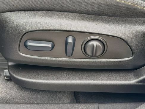 Used 2024 Chevrolet Equinox LT FWD image 24