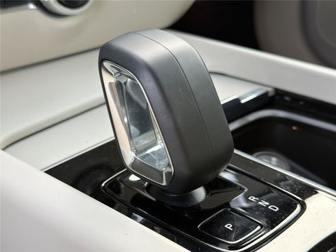 Used 2023 Volvo S60 B5 Core FWD image 32